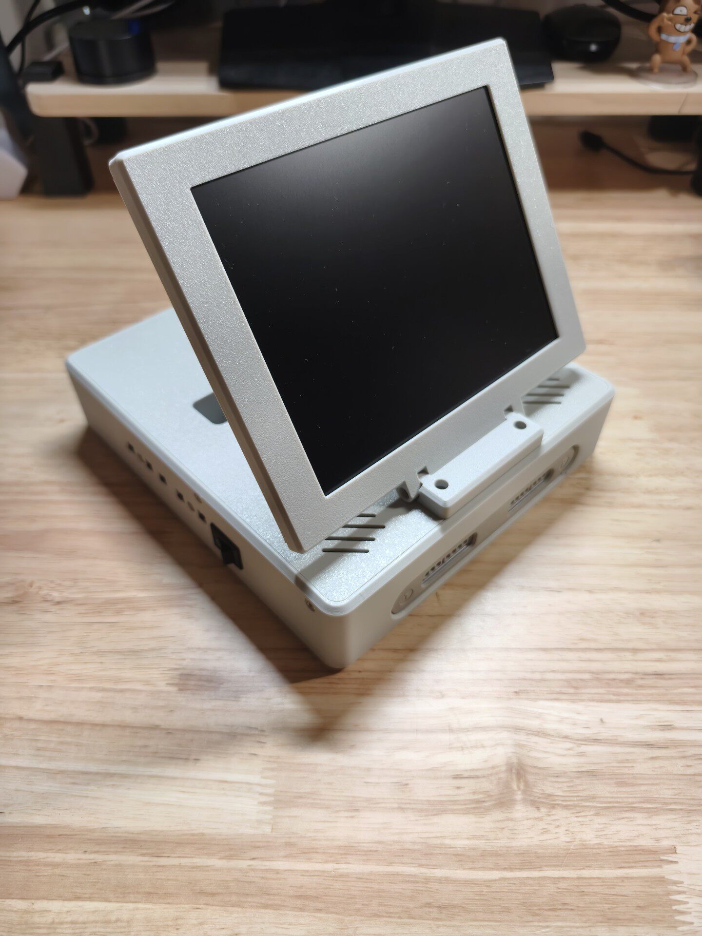 Gaming Console All - เครื่องเล่นเกมคลาสสิก SFC/SNES ออลอินวัน พร้อมหน้าจอ LCD ขนาด